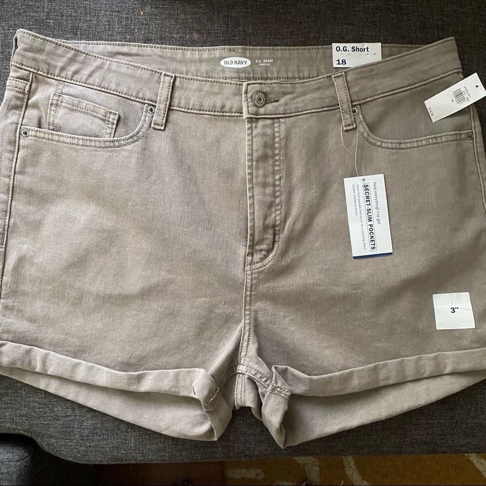 NWT Old Navy O.G. Short size 18